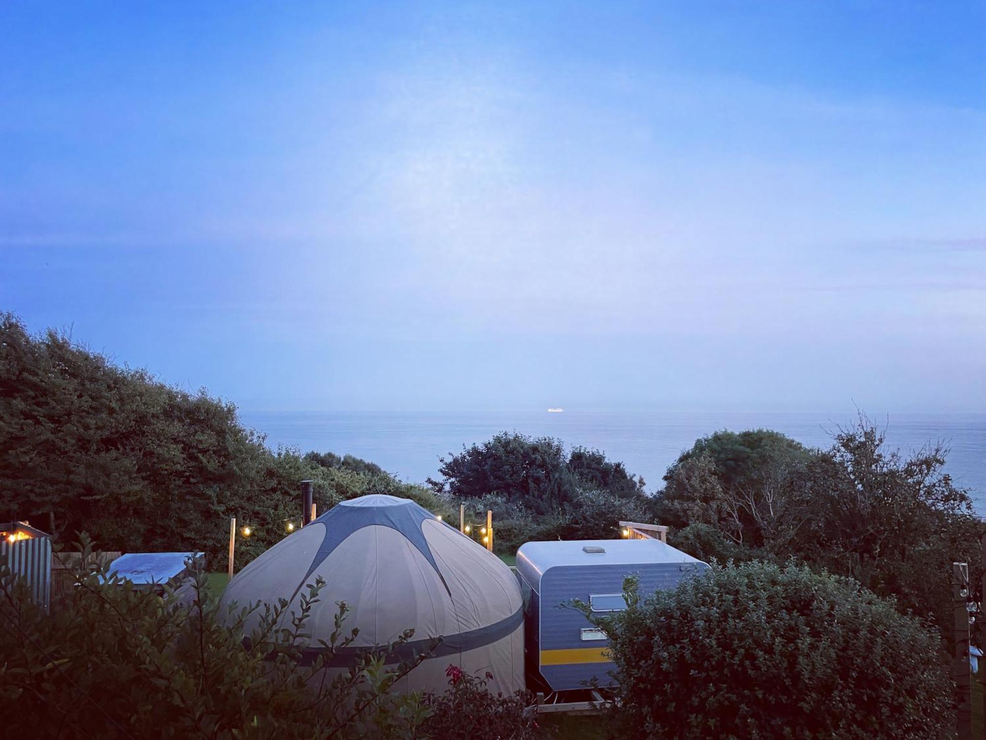 Отель Puckaster Cove Garden Yurt Niton Экстерьер фото