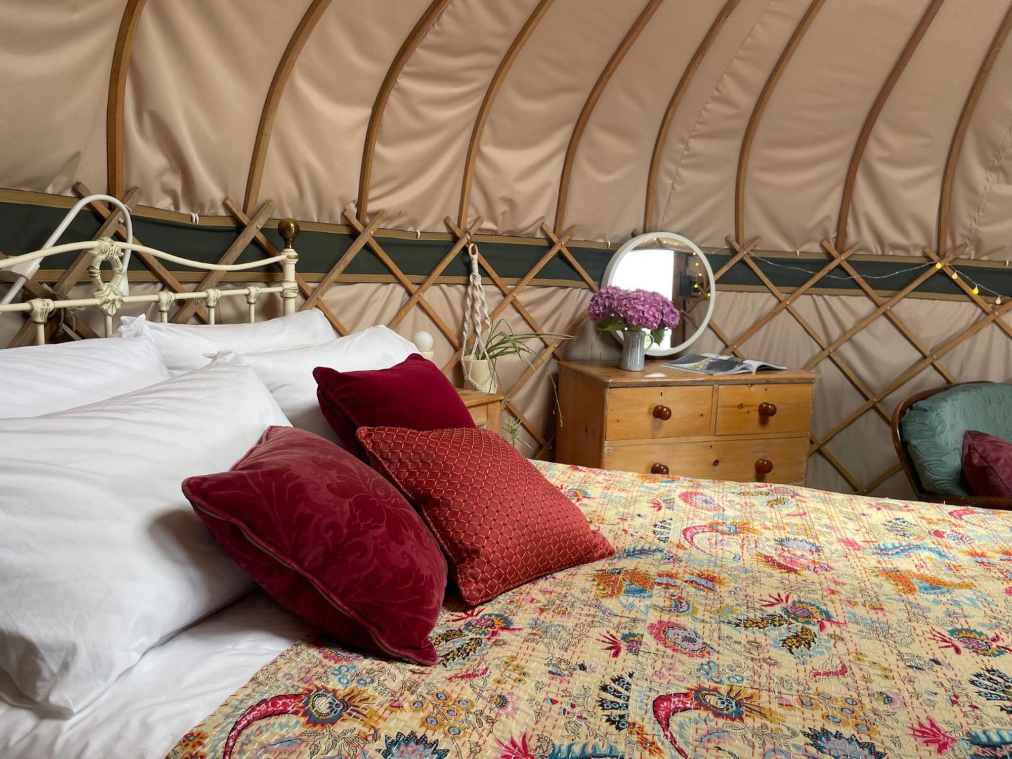 Отель Puckaster Cove Garden Yurt Niton Экстерьер фото